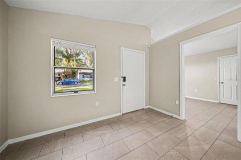 House in Leesburg, Florida 3 bedrooms, 113.06 sq.m. № 2111347 - photo 2