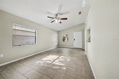 House in Leesburg, Florida 3 bedrooms, 113.06 sq.m. № 2111347 - photo 4