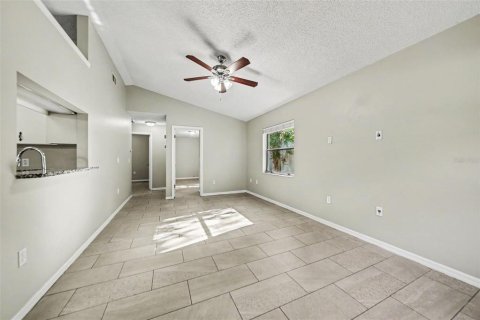 House in Leesburg, Florida 3 bedrooms, 113.06 sq.m. № 2111347 - photo 5