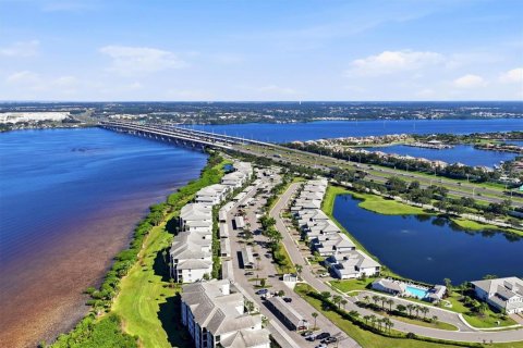Copropriété à vendre à Bradenton, Floride: 2 chambres, 104.14 m2 № 2418772 - photo 23