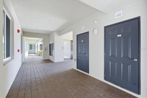 Copropriété à vendre à Bradenton, Floride: 2 chambres, 104.14 m2 № 2418772 - photo 3