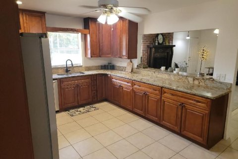 House in Lakeland, Florida 3 bedrooms, 262.17 sq.m. № 1719434 - photo 11