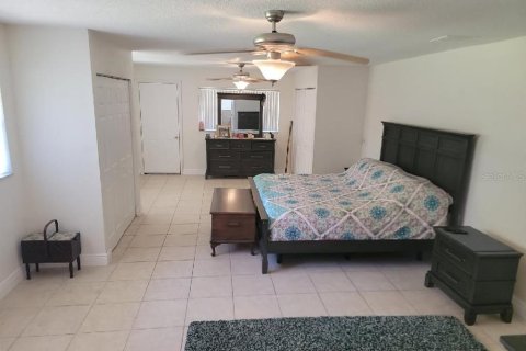 House in Lakeland, Florida 3 bedrooms, 262.17 sq.m. № 1719434 - photo 12