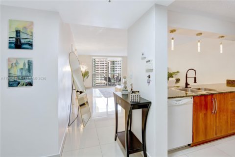 Купить кондоминиум в Майами, Флорида 1 спальня, 76.64м2, № 1996027 - фото 7