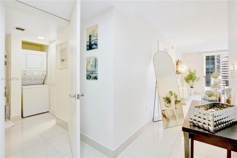 Купить кондоминиум в Майами, Флорида 1 спальня, 76.64м2, № 1996027 - фото 6