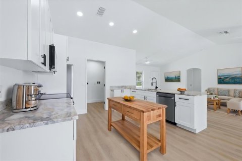 Купить виллу или дом в Пунта-Горда, Флорида 4 комнаты, 130.99м2, № 2323041 - фото 7