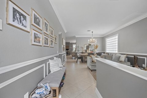Casa en venta en Boynton Beach, Florida, 5 dormitorios, 289.02 m2 № 2176223 - foto 4
