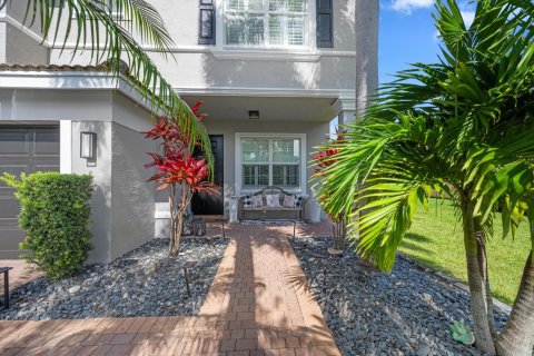 Casa en venta en Boynton Beach, Florida, 5 dormitorios, 289.02 m2 № 2176223 - foto 2