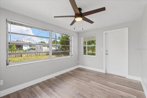 Casa en venta en New Port Richey, Florida, 2 dormitorios, 93.27 m2 № 2381288 - foto 14