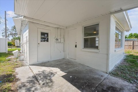 Casa en venta en New Port Richey, Florida, 2 dormitorios, 93.27 m2 № 2381288 - foto 21