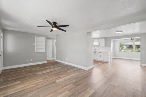 Casa en venta en New Port Richey, Florida, 2 dormitorios, 93.27 m2 № 2381288 - foto 11