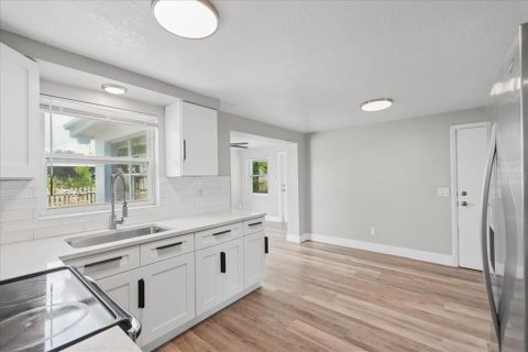 Casa en venta en New Port Richey, Florida, 2 dormitorios, 93.27 m2 № 2381288 - foto 7