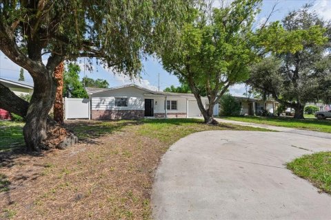 Casa en venta en New Port Richey, Florida, 2 dormitorios, 93.27 m2 № 2381288 - foto 2