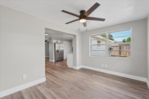 Casa en venta en New Port Richey, Florida, 2 dormitorios, 93.27 m2 № 2381288 - foto 15