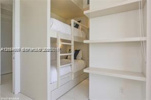 Condo in Bal Harbour, Florida, 2 bedrooms № 2180697 - photo 9