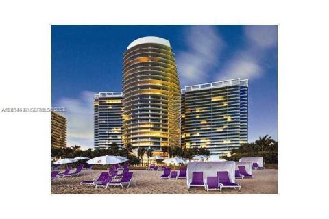 Condo in Bal Harbour, Florida, 2 bedrooms № 2180697 - photo 11