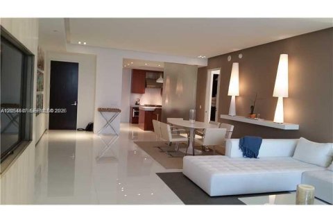 Condo in Bal Harbour, Florida, 2 bedrooms № 2180697 - photo 3