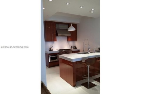 Condo in Bal Harbour, Florida, 2 bedrooms № 2180697 - photo 6