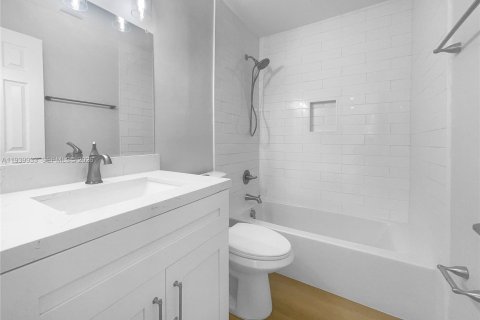 Купить таунхаус в Майами-Гарденс, Флорида 3 спальни, 92.81м2, № 1997162 - фото 16