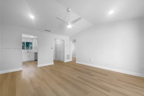 Купить таунхаус в Майами-Гарденс, Флорида 3 спальни, 92.81м2, № 1997162 - фото 9