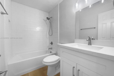 Купить таунхаус в Майами-Гарденс, Флорида 3 спальни, 92.81м2, № 1997162 - фото 12