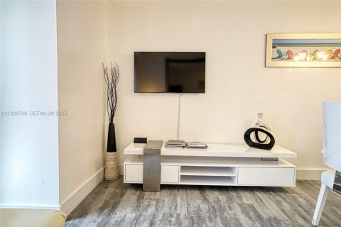 Купить кондоминиум в Майами-Бич, Флорида 1 спальня, 69.68м2, № 2053464 - фото 28