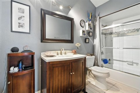 Duplex in Orlando, Florida 3 bedrooms, 130.71 sq.m. № 1911656 - photo 25