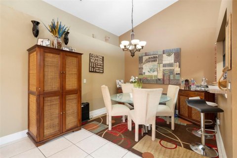 Duplex in Orlando, Florida 3 bedrooms, 130.71 sq.m. № 1911656 - photo 14