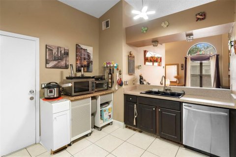 Duplex in Orlando, Florida 3 bedrooms, 130.71 sq.m. № 1911656 - photo 13