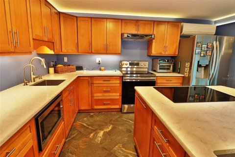 House in Port Charlotte, Florida 3 bedrooms, 208.38 sq.m. № 2149498 - photo 16