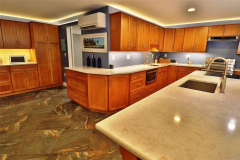 House in Port Charlotte, Florida 3 bedrooms, 208.38 sq.m. № 2149498 - photo 15