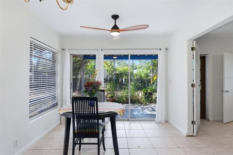 House in Sarasota, Florida 3 bedrooms, 121.33 sq.m. № 2133809 - photo 16