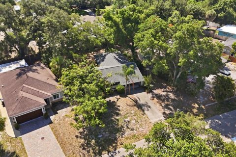 House in Sarasota, Florida 3 bedrooms, 121.33 sq.m. № 2133809 - photo 30