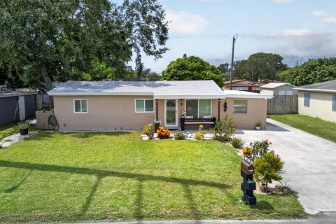 Villa ou maison à Hollywood, Floride 4 chambres, 112.41 m2 № 2338386
