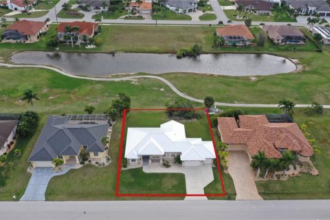 Casa en venta en Punta Gorda, Florida, 3 dormitorios, 199.55 m2 № 1509005 - foto 1