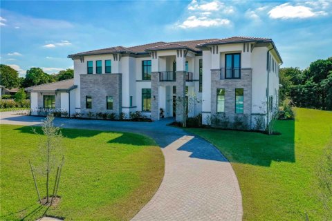 House in Southwest Ranches, Florida 7 bedrooms, 733.46 sq.m. № 1863658 - photo 3
