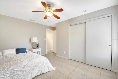 House in Longwood, Florida 5 bedrooms, 247.21 sq.m. № 1911593 - photo 24