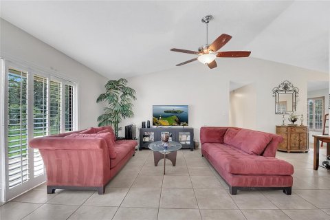 House in Longwood, Florida 5 bedrooms, 247.21 sq.m. № 1911593 - photo 10