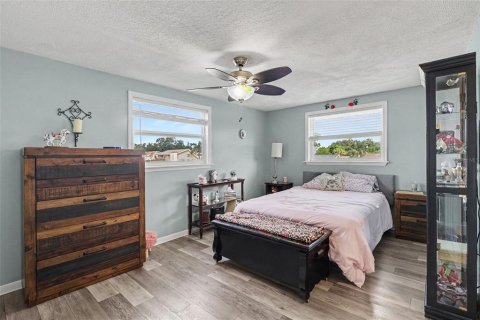 Villa ou maison à vendre à Seminole, Floride: 4 chambres, 182.74 m2 № 2304753 - photo 17