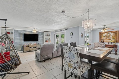 Villa ou maison à vendre à Seminole, Floride: 4 chambres, 182.74 m2 № 2304753 - photo 11