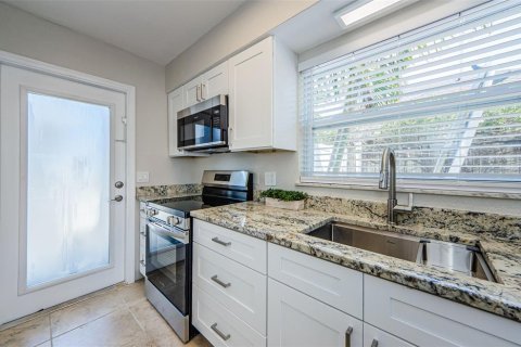 Condominio en venta en Dunedin, Florida, 2 dormitorios, 83.61 m2 № 1673243 - foto 8