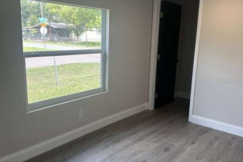 House in Lakeland, Florida 3 bedrooms, 104.98 sq.m. № 2273248 - photo 9