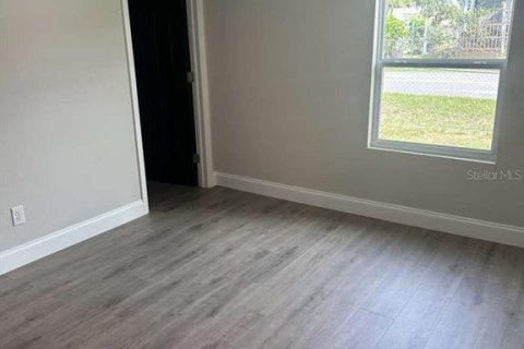 House in Lakeland, Florida 3 bedrooms, 104.98 sq.m. № 2273248 - photo 12