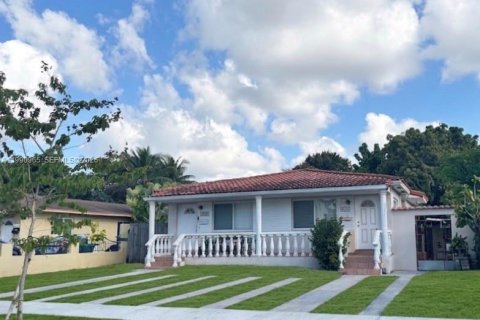 Commercial property in Miami, Florida 121.89 sq.m. № 2058077