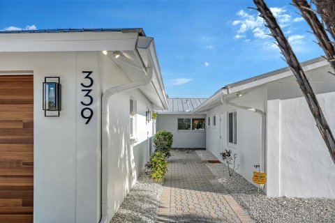 House in Sarasota, Florida 4 bedrooms, 249.81 sq.m. № 2156153 - photo 15
