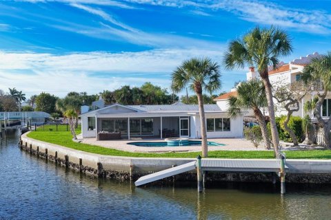 House in Sarasota, Florida 4 bedrooms, 249.81 sq.m. № 2156153 - photo 7