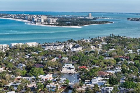House in Sarasota, Florida 4 bedrooms, 249.81 sq.m. № 2156153 - photo 11