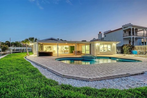 House in Sarasota, Florida 4 bedrooms, 249.81 sq.m. № 2156153 - photo 4