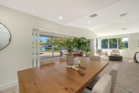 House in Sarasota, Florida 4 bedrooms, 249.81 sq.m. № 2156153 - photo 26