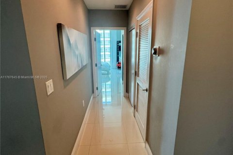 Condo in North Bay Village, Florida, 3 bedrooms  № 1862841 - photo 28